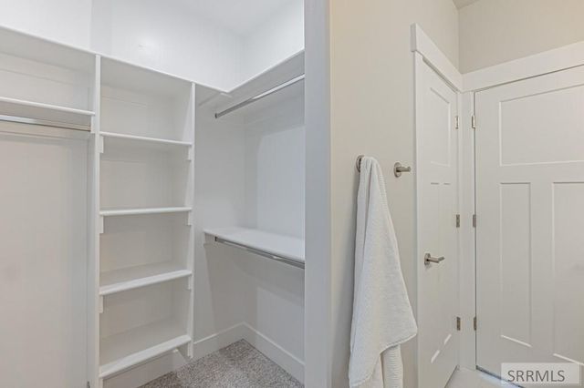 6455 Ender Ln, Idaho Falls, ID 83401