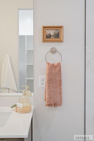 6455 Ender Ln, Idaho Falls, ID 83401