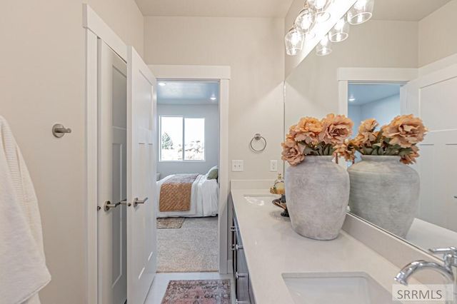 6455 Ender Ln, Idaho Falls, ID 83401