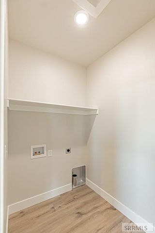 6455 Ender Ln, Idaho Falls, ID 83401