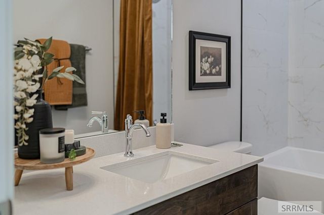 6455 Ender Ln, Idaho Falls, ID 83401