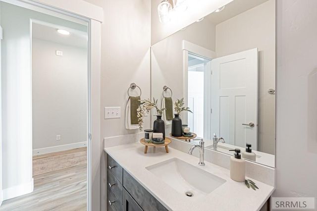 6455 Ender Ln, Idaho Falls, ID 83401