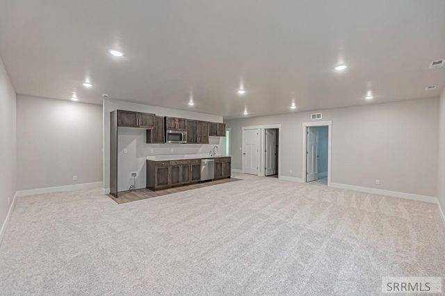 6455 Ender Ln, Idaho Falls, ID 83401