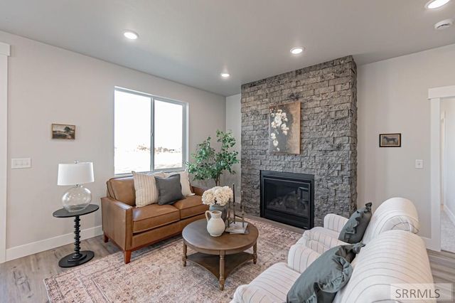 6455 Ender Ln, Idaho Falls, ID 83401