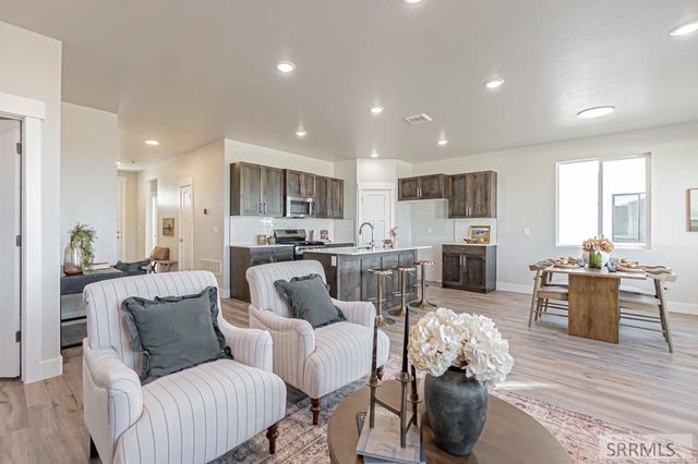 6455 Ender Ln, Idaho Falls, ID 83401