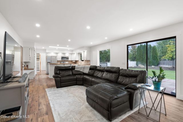 10107 E 39th Ave, Spokane Valley, WA 99206