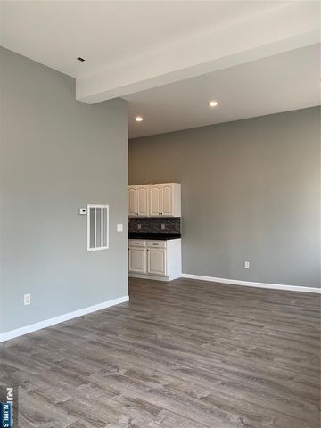 128 Locust Avenue A, Wallington, NJ 07057