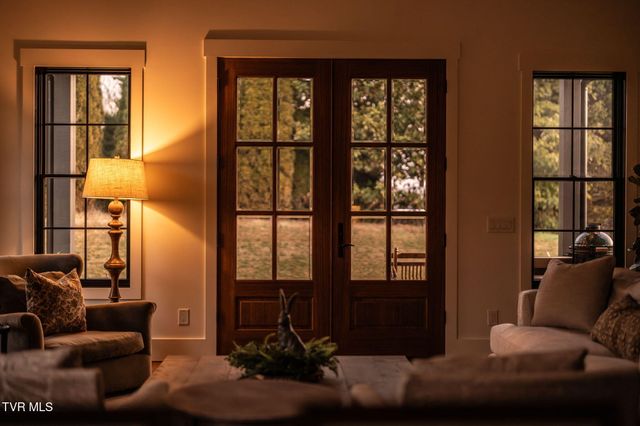 302 Huntington Way, Johnson City, TN 37604