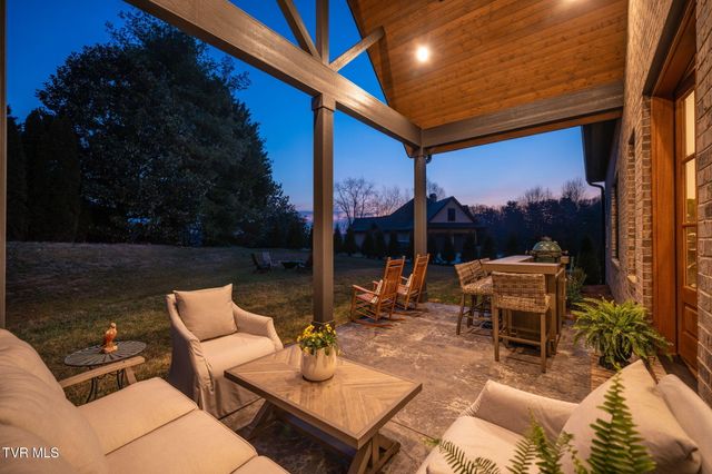 302 Huntington Way, Johnson City, TN 37604