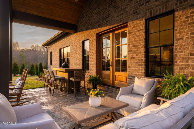 302 Huntington Way, Johnson City, TN 37604