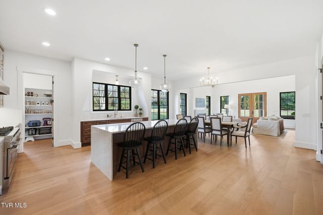 302 Huntington Way, Johnson City, TN 37604