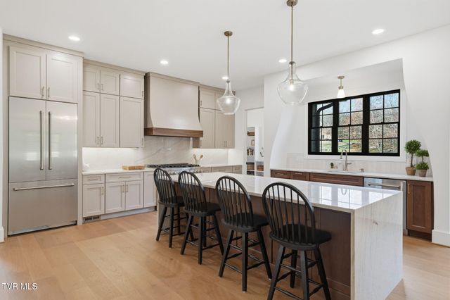 302 Huntington Way, Johnson City, TN 37604