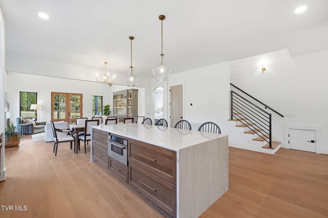 302 Huntington Way, Johnson City, TN 37604