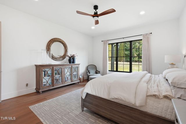 302 Huntington Way, Johnson City, TN 37604