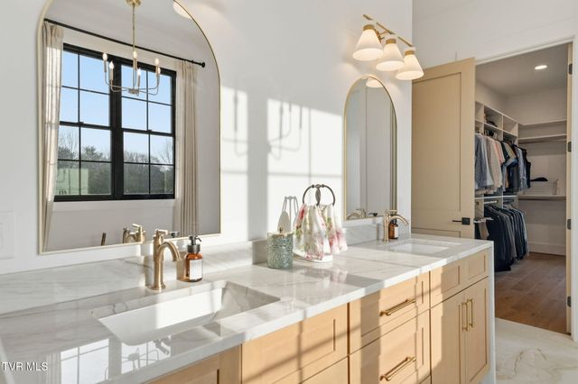 302 Huntington Way, Johnson City, TN 37604