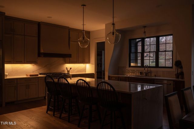 302 Huntington Way, Johnson City, TN 37604