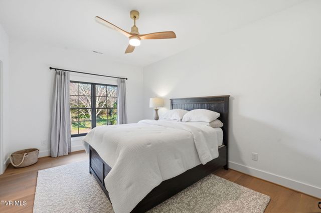 302 Huntington Way, Johnson City, TN 37604