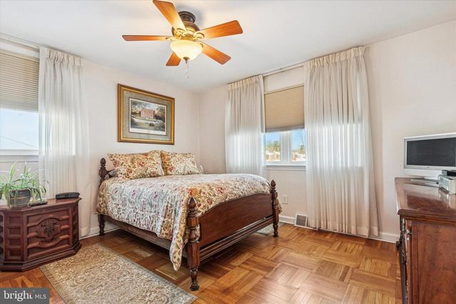 2427 SPRINGVIEW RD, Norristown, PA 19401