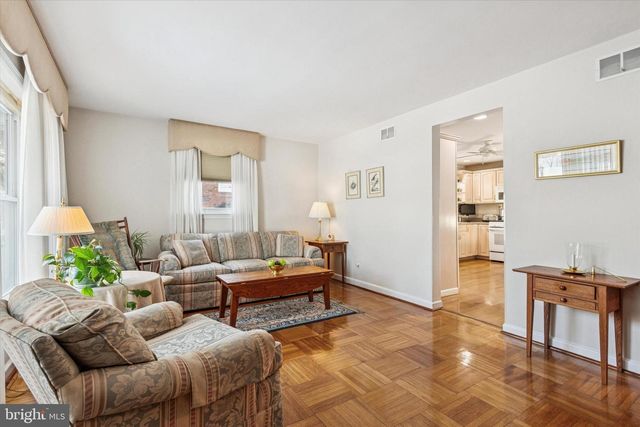 2427 SPRINGVIEW RD, Norristown, PA 19401