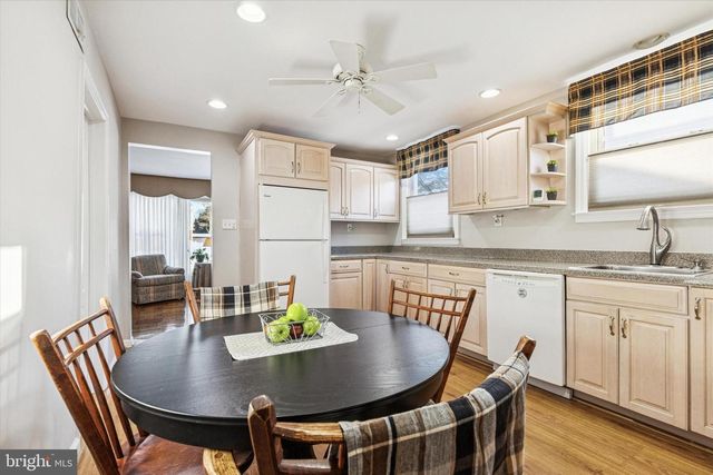 2427 SPRINGVIEW RD, Norristown, PA 19401