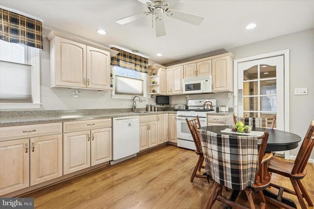 2427 SPRINGVIEW RD, Norristown, PA 19401