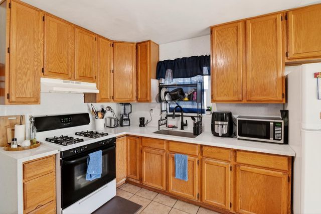 406 E Edison St, Manteca, CA 95336