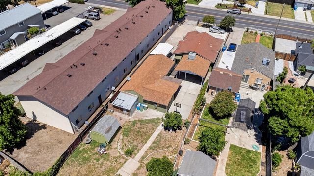 406 E Edison St, Manteca, CA 95336