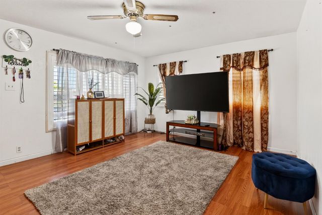 406 E Edison St, Manteca, CA 95336