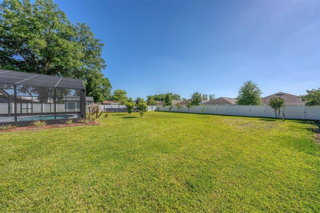 Image 14 of property listing at 1780 HEATHER STREET, Mount Dora, FL 32757