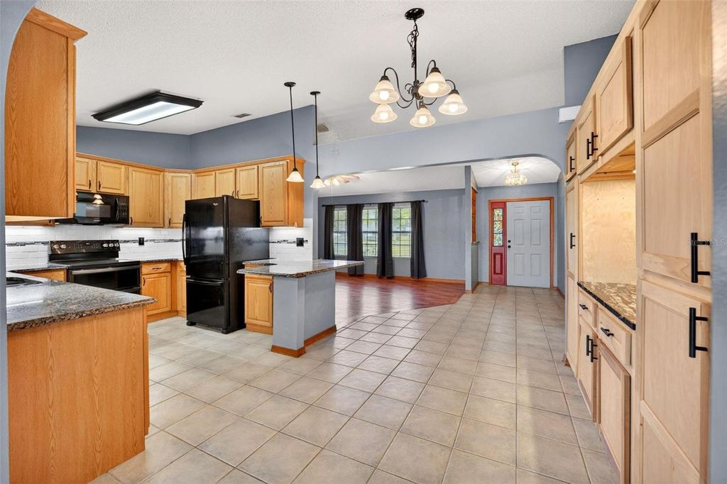 Image 24 of property listing at 1780 HEATHER STREET, Mount Dora, FL 32757