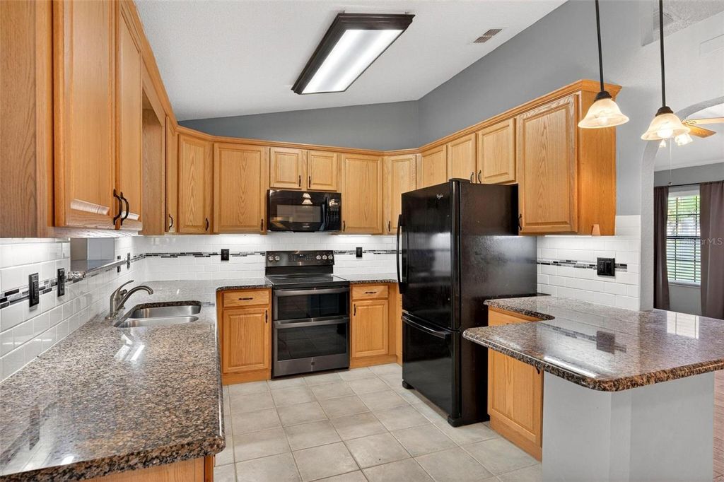 Image 25 of property listing at 1780 HEATHER STREET, Mount Dora, FL 32757