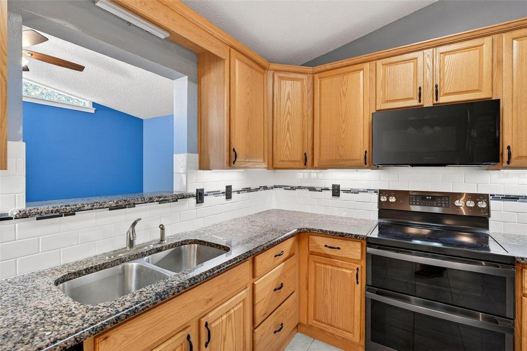 Image 28 of property listing at 1780 HEATHER STREET, Mount Dora, FL 32757