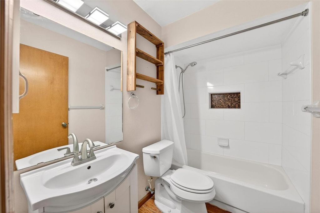 Image 58 of property listing at 1780 HEATHER STREET, Mount Dora, FL 32757