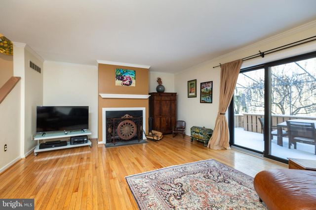 135 FALCON LN, Wilmington, DE 19808