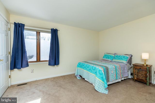 135 FALCON LN, Wilmington, DE 19808