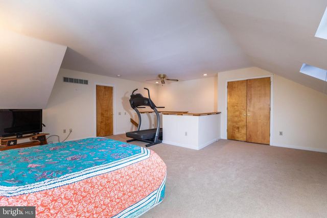 135 FALCON LN, Wilmington, DE 19808