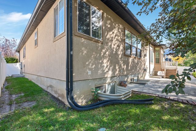 330 W PARADISO LN, Centerville, UT 84014