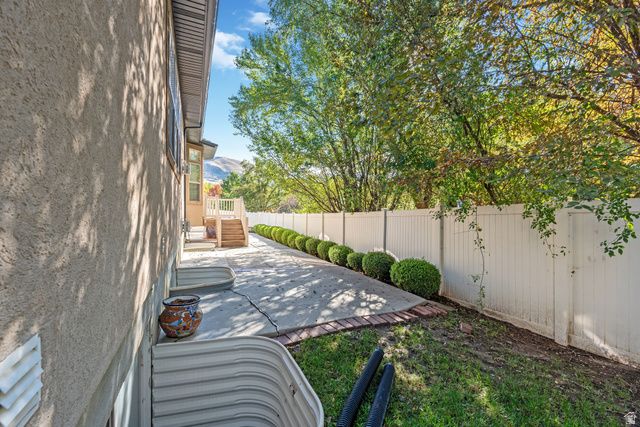 330 W PARADISO LN, Centerville, UT 84014
