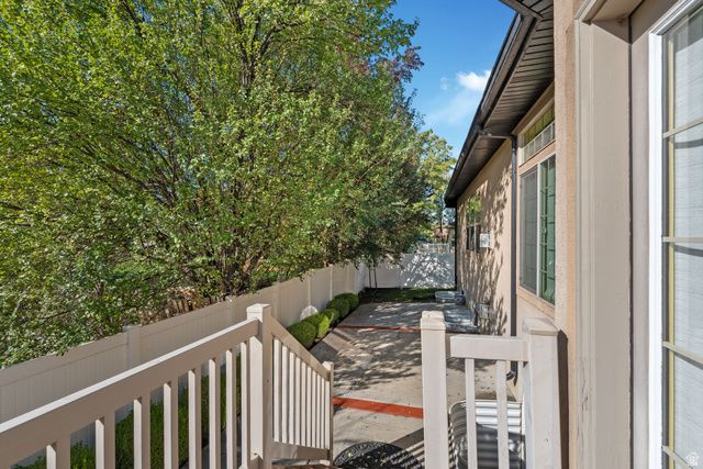 330 W PARADISO LN, Centerville, UT 84014