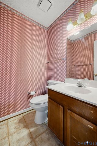 4100 Bush Lake Dr, Glen Allen, VA 23060