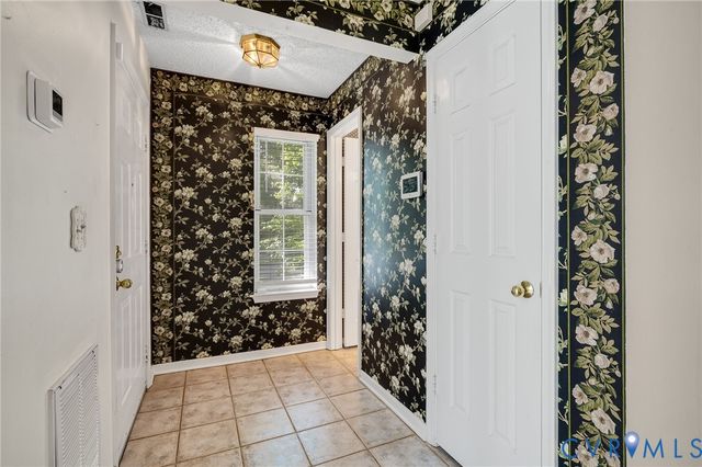 4100 Bush Lake Dr, Glen Allen, VA 23060
