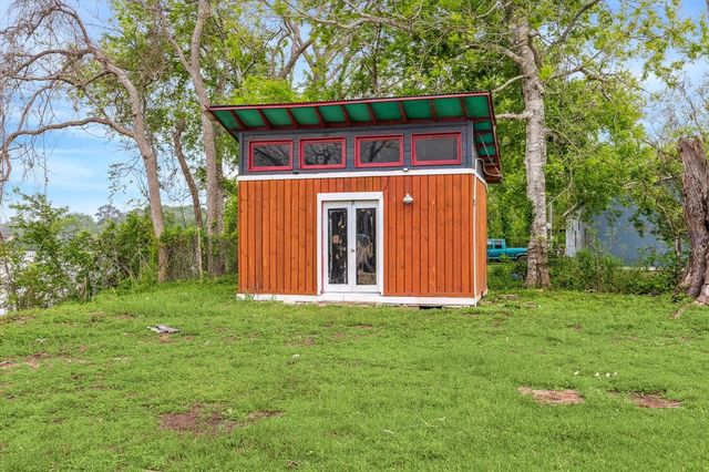201 Smilie Road, Angleton, TX 77515