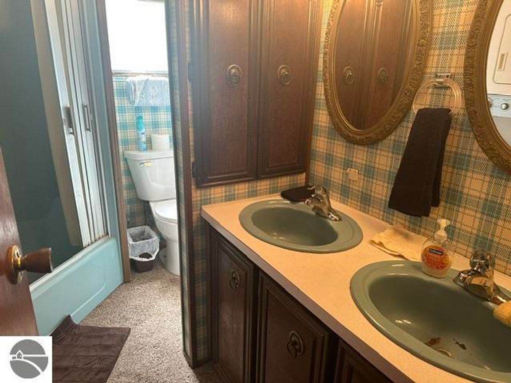 Image 10 of property listing at 7885 N Airpark Road, Weidman, MI 48893