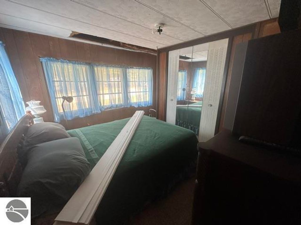 Image 7 of property listing at 7885 N Airpark Road, Weidman, MI 48893