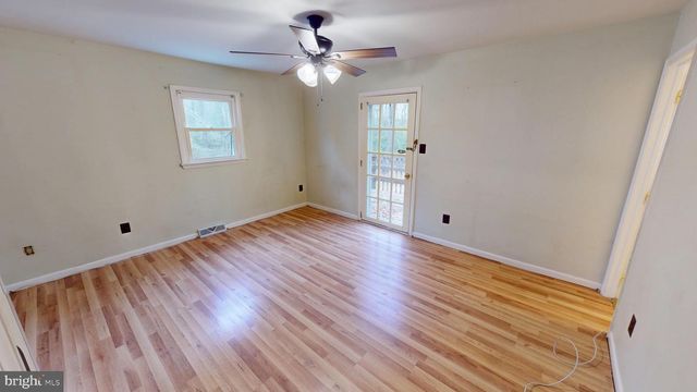 6230 CRACKLINGTOWN RD, Hughesville, MD 20637