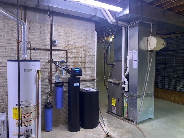 2 Evergreen Drive, Blue Grass, IA 52726