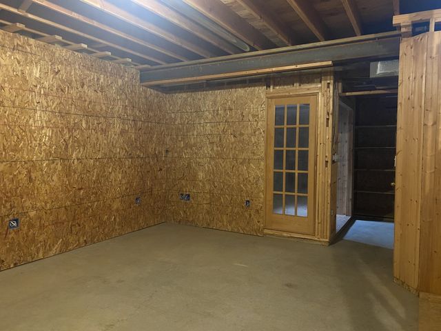 2 Evergreen Drive, Blue Grass, IA 52726