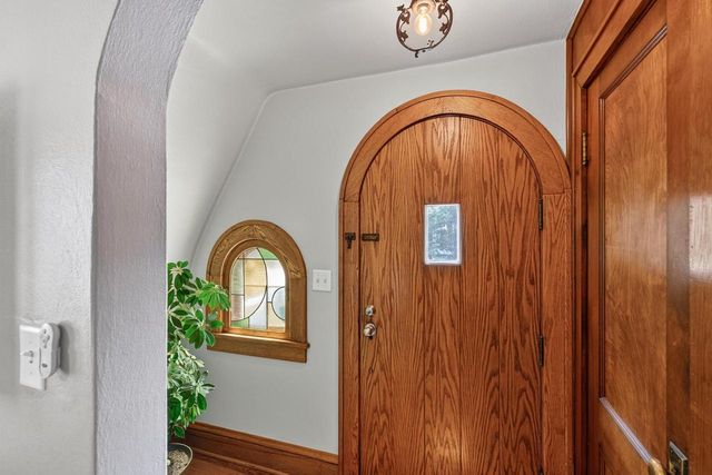 1718 Schlimgen Avenue, Madison, WI 53704