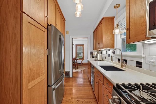 1718 Schlimgen Avenue, Madison, WI 53704