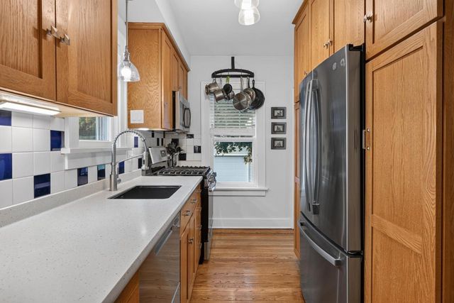 1718 Schlimgen Avenue, Madison, WI 53704